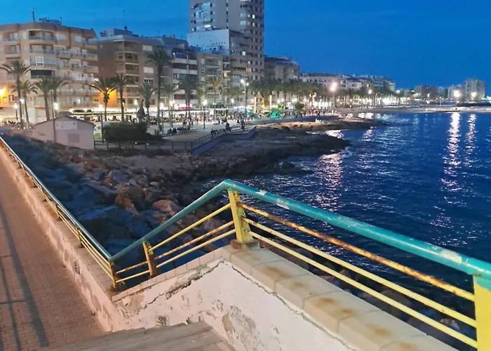 Timi Near Center And Apartamento